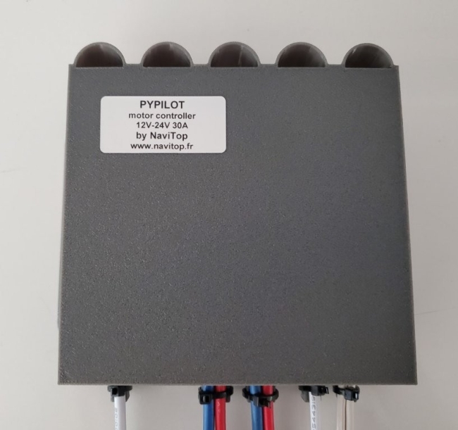 C30 - 215€ - Pypilot motor controller 12-24V 30A by NaviTop, with case and clutch output